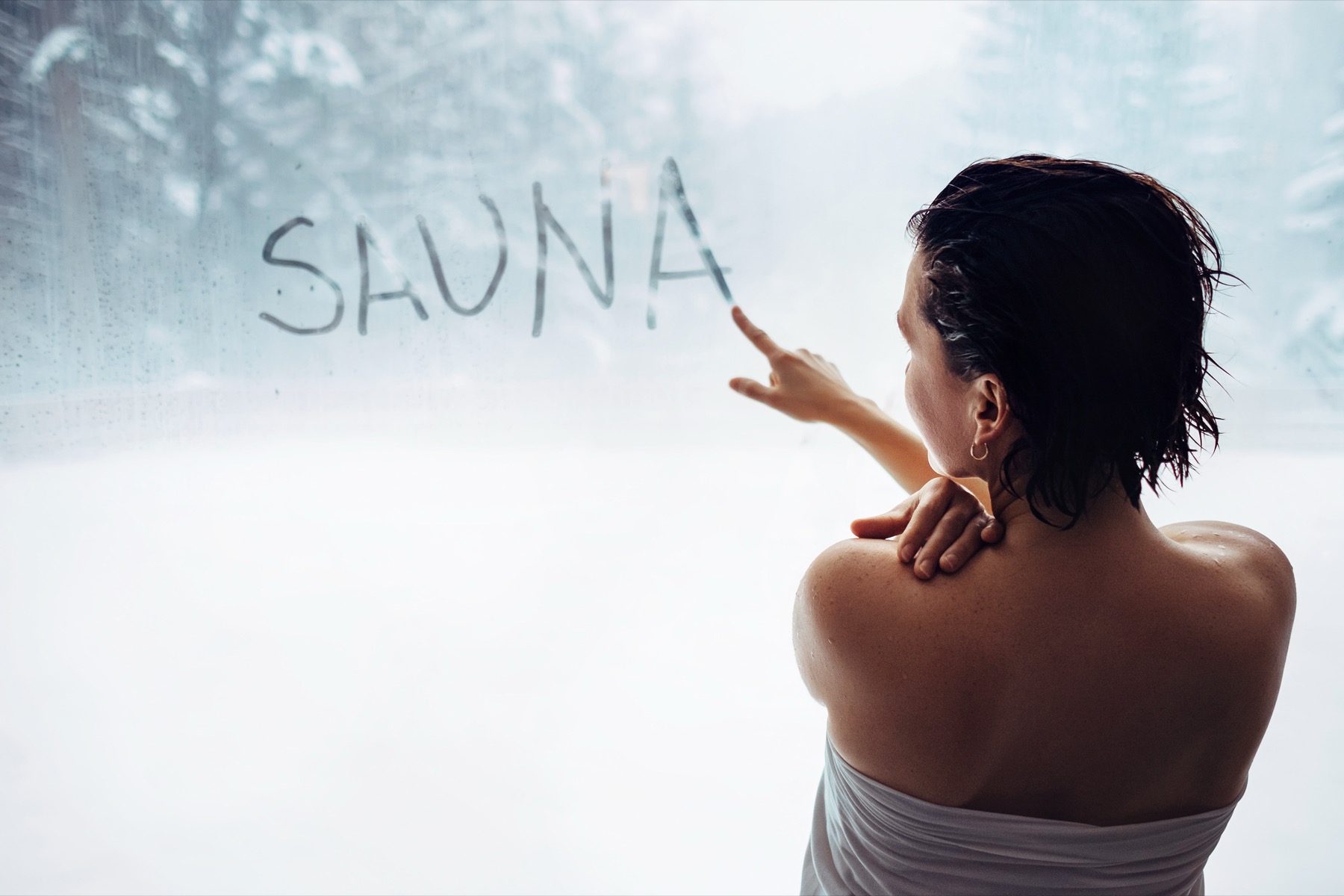 Beschlagene Scheibe mit SAUNA-Schriftzug